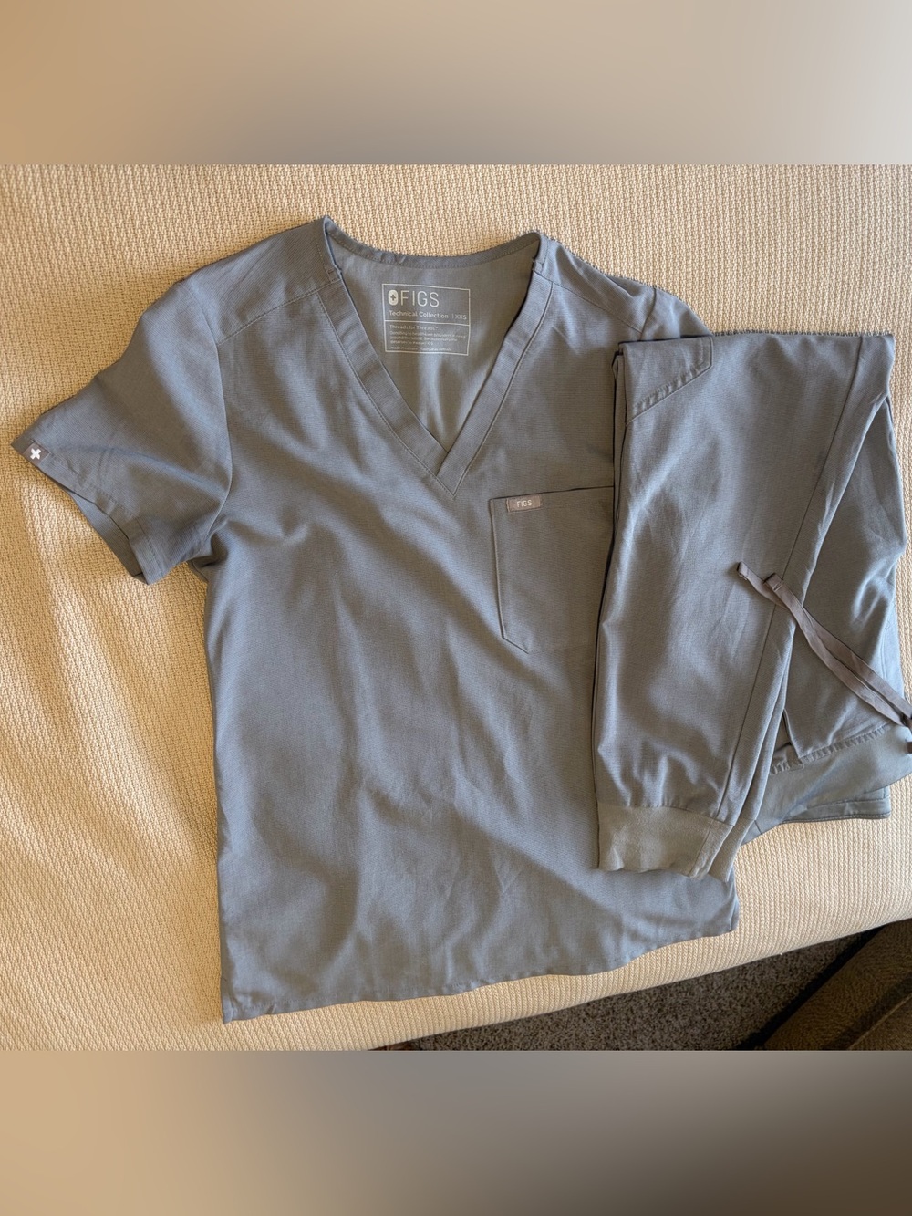 Figs womens Scrub Set in dark space gray
